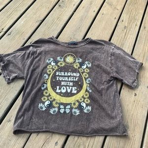 Brown tee shirt with raw hem